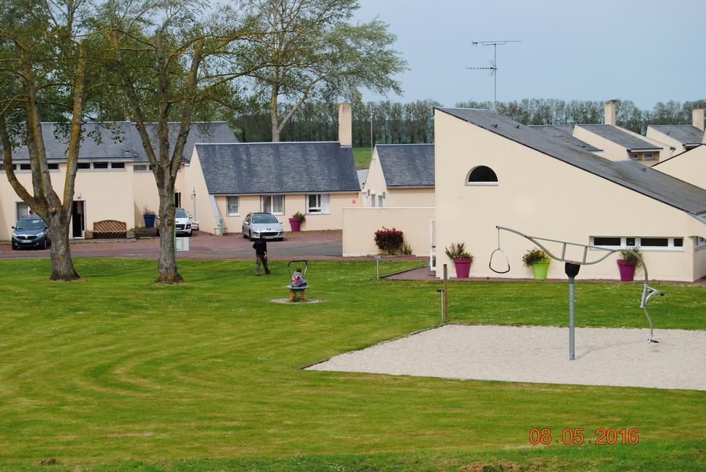 Village De Gites De L'Anse De Moidrey Eksteriør bilde